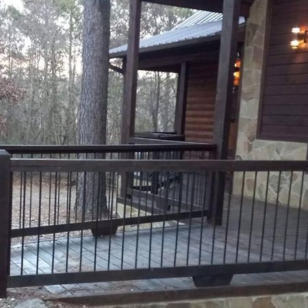 Iron Horse Lodge Sleeps 18, Games, Fire Pit, Hot Tub, Ev, More Broken Bow Buitenkant foto