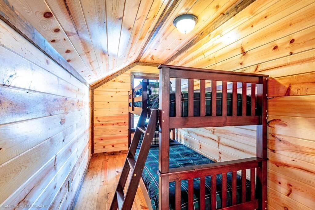 Iron Horse Lodge Sleeps 18, Games, Fire Pit, Hot Tub, Ev, More Broken Bow Buitenkant foto